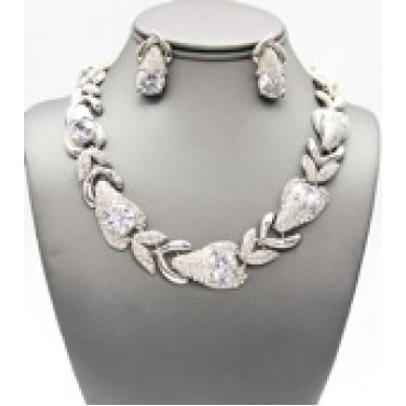 Silver w/Clear Cubic Rhinestone Collar 