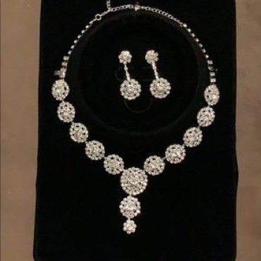 Silver w/Clear Rhinestone Drop Necklace Set 