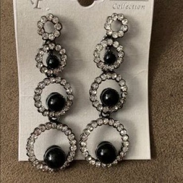 Silver Four Layer Rhinestone Circle w/Black Pearl Earrings