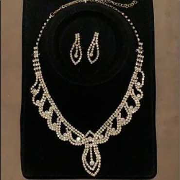 Gold w/Clear Rhinestone Chandelier Necklace Set