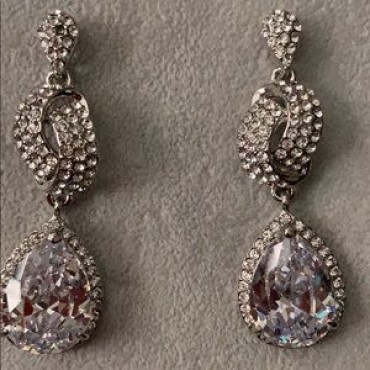 Silver Rhinestone w/Clear Teardrop Earrings