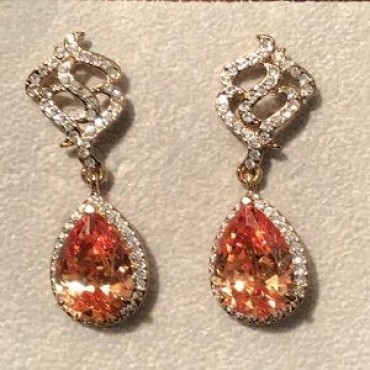 Gold Rhinestone Design w/Peach Teardrop Earrings